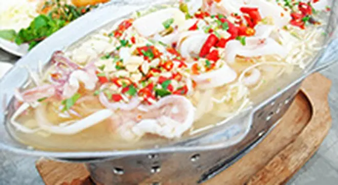 ปลาหมึกผัดไข่เค็ม